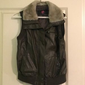 2b Bebe utility vest